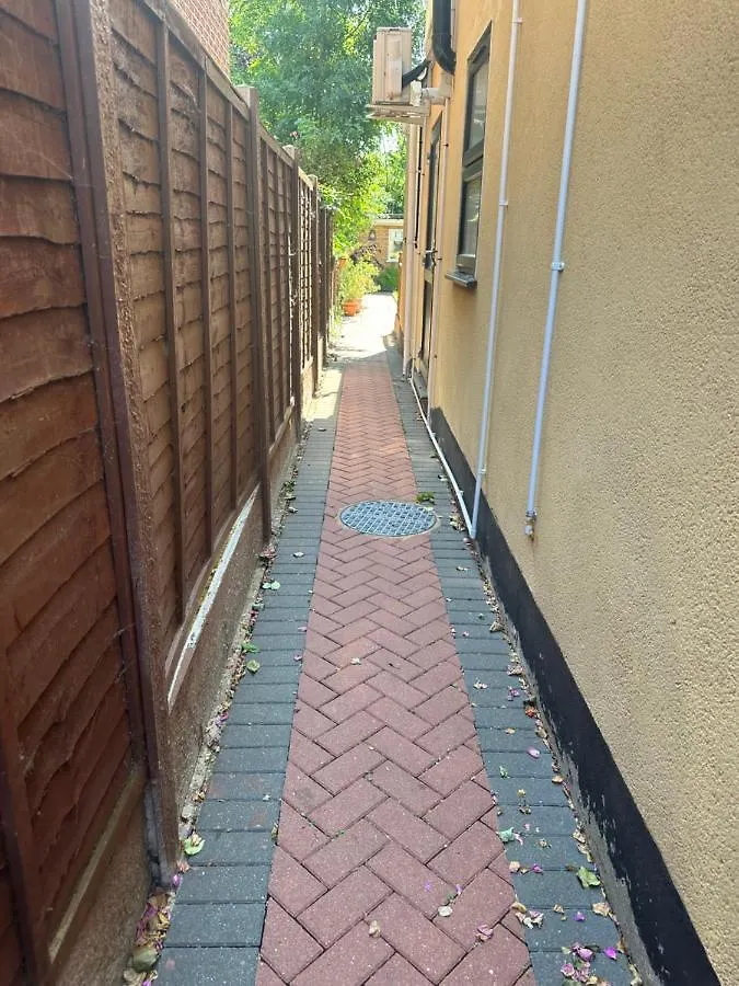 Studio Flat Gants Hill With Free Parking Redbridge 0*,